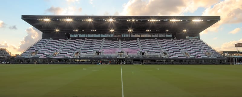 Celtic exploring move for Manchester United defender