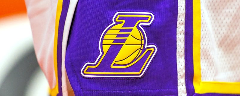 Lakers removing Buss brothers from front-office roles