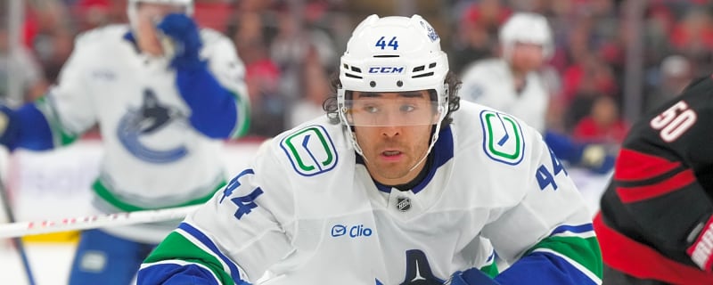 Insider Notes Canucks Could Trade Kiefer Sherwood Despite Breakout Season