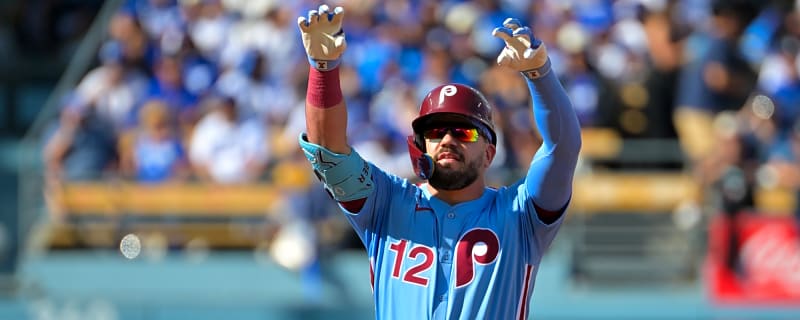 Kyle Schwarber Bets on Himself, Rejects Phillies Qualifying Offer