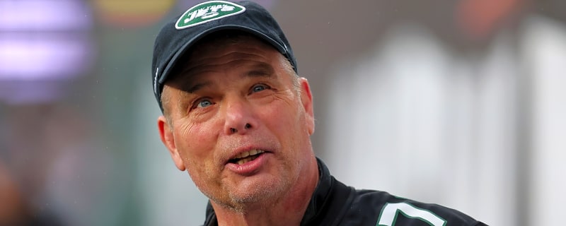 President Trump pardons five former NFL players