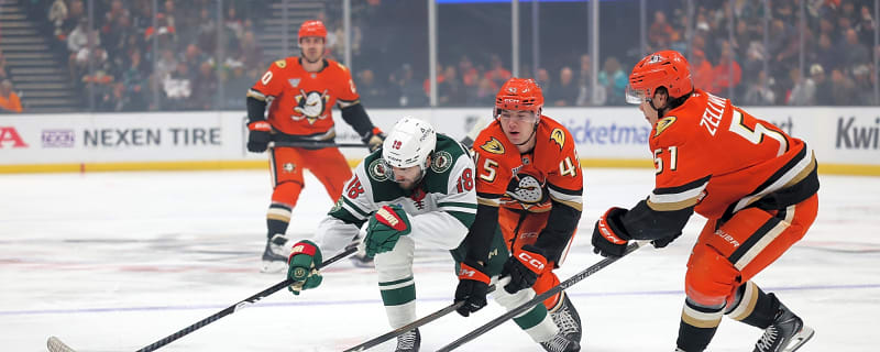 Florida Panthers Acquire Vinnie Hinostroza