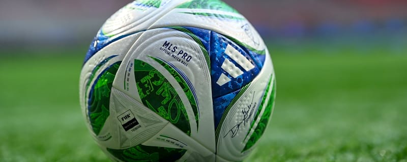 Tottenham keeping tabs on impressive EPL goalkeeper amid Guglielmo Vicario’s uncertain future