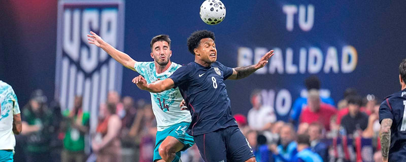 Chelsea face monumental task of beating Liverpool & Man United for €60m defender
