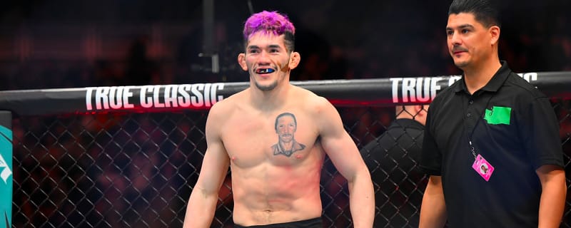 ‘What a fight!’…UFC Vegas 106 star overcomes mid-fight foot injury to win wild three-round slugfest