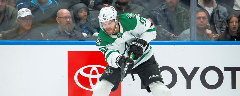 Stars veteran forward 'probably' out rest of season with ACL injury