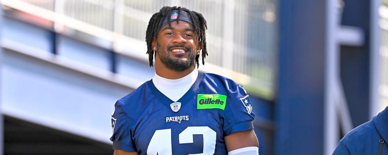 Miami Dolphins Sign Linebacker Cam Riley, Add Depth to Defense