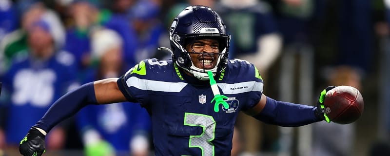 Seahawks S Nick Emmanwori Suffered Ankle Injury In Practice On Wednesday