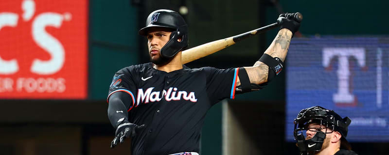 Marlins have a conundrum at catcher entering offseason