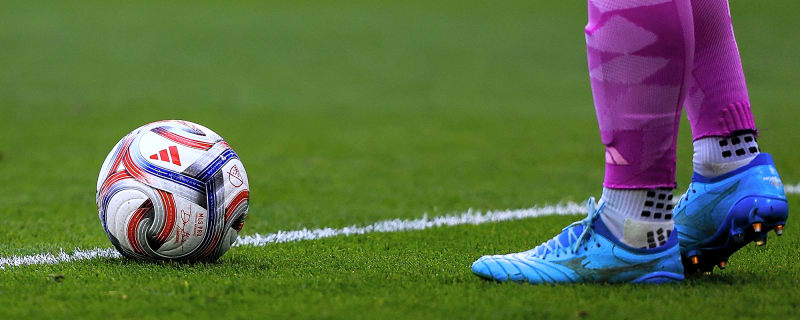 Liverpool and Chelsea ready to pay over €60m Barcelona target who idolises the Reds