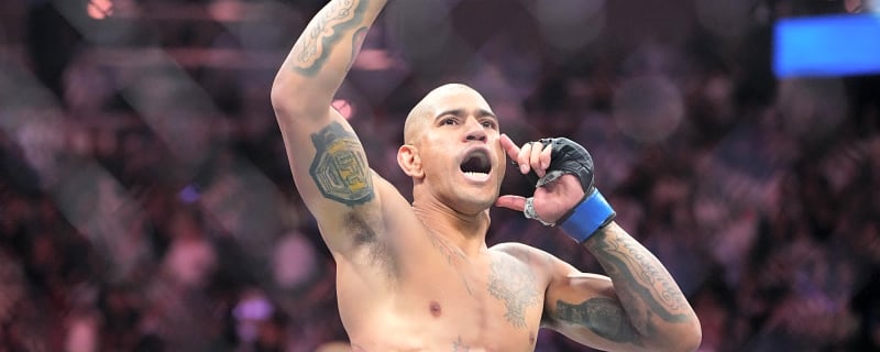 Watch Brazil commentary team including UFC legend react as Alex Pereira knocked out Magomed Ankalaev