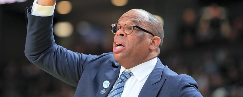 North Carolina, Hubert Davis discussing future after another early exit