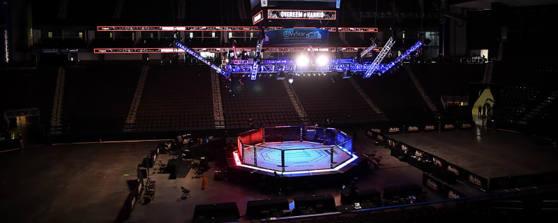 'Has there ever been a more insignificant title fight in the history?' Din Thomas on the UFC 321 Co-Main Event