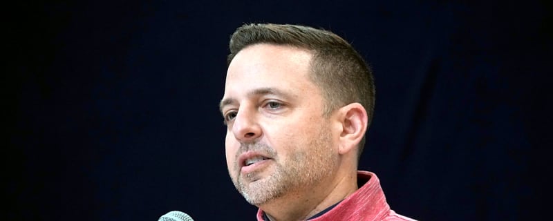 Patriots Brass Discusses Key FAs; Team Not Inclined To Make Blockbuster Trade?