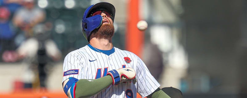 Brandon Nimmo has a very unusual way of prepping for at-bat