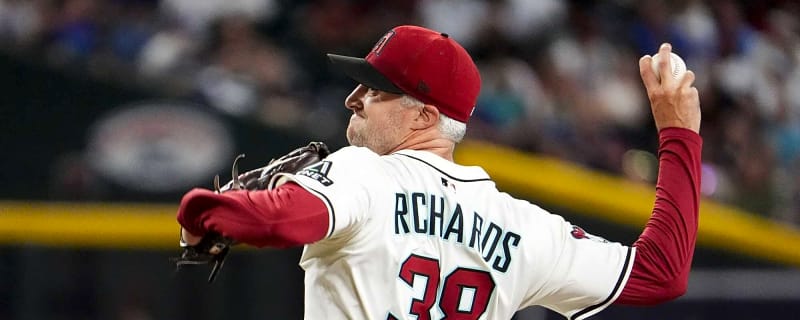 Diamondbacks outright veteran righty reliever