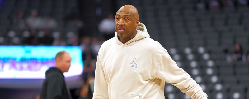 Assistant Coach Vin Baker Leaving Bucks, Joining Heat