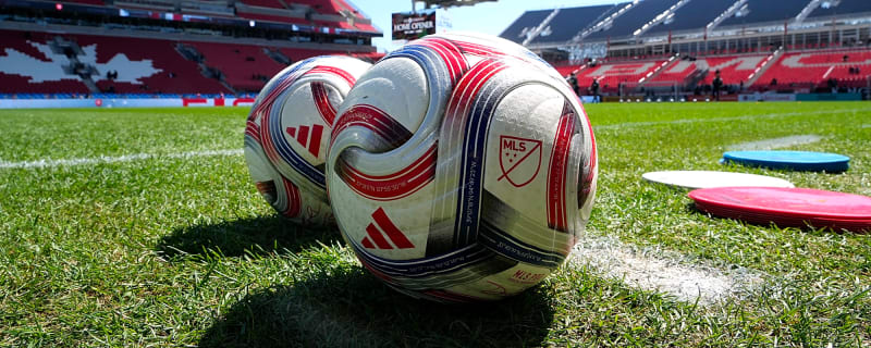 Junior Kroupi targeted by Manchester United and Liverpool