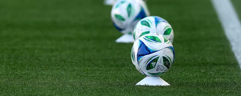 Chelsea and Man City City lock horns over €25m attacking sensation