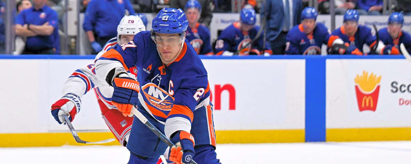 Islanders won’t pursue extension with veteran winger yet