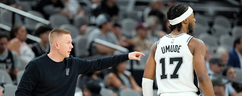 Spurs Waive Kyle Mangas, Sign Stanley Umude