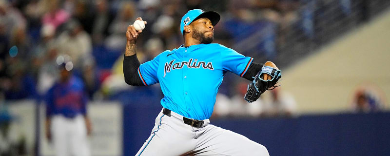 Marlins announce series of roster moves