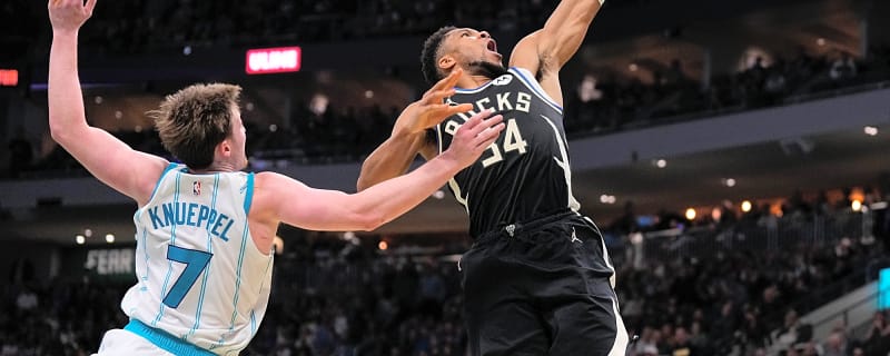 Giannis Antetokounmpo pulled classy move to help Lakers rookie after his NBA debut