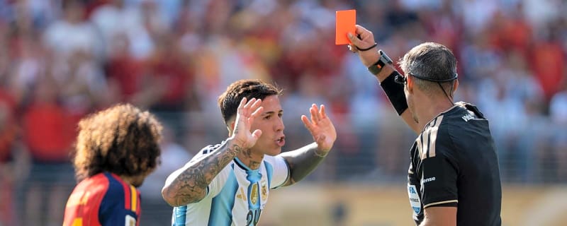 Chelsea face major decision as rivals make approach for key star