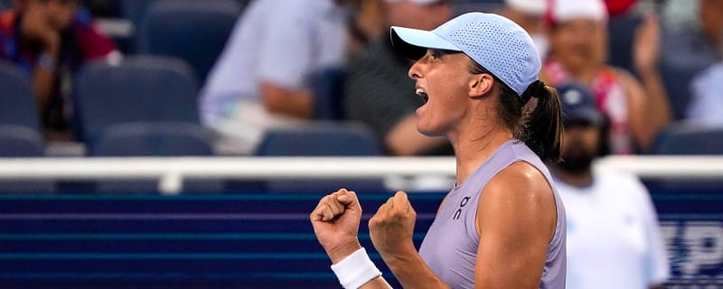 WTA Ace Gets Slammed by ‘Triggered Men’ After Iga Swiatek Earns Less Prize Money Than Carlos Alcaraz in Cincinnati