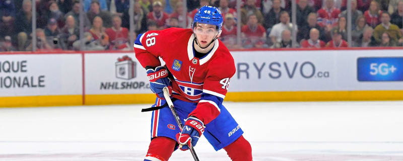 Lane Hutson went skating outside with fans on his way back from Boston