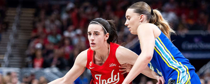 Caitlin Clark gets heated with Paige Bueckers during game