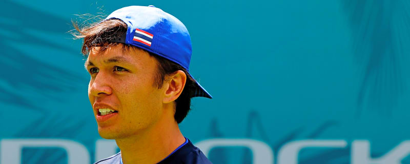 Alex Albon Crashes Out as Red Flag Halts Azerbaijan GP Qualifying