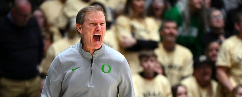 Derailed by Injuries, Ducks Hoping to Finish Strong: Despite enduring worst season in 30 years, Dana Altman has kept Oregon battling