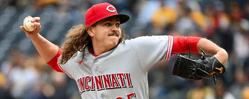 Reds pitchers tie record for futility in awful day vs. Pirates