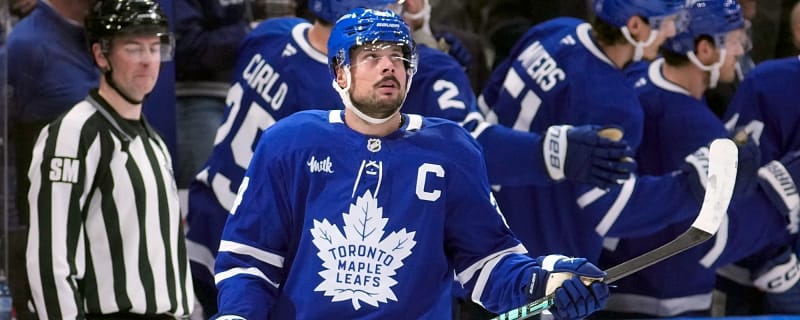 Maple Leafs’ Auston Matthews Leaves Game With Injury