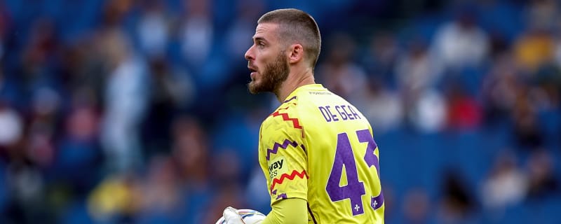 David De Gea ‘waiting’ for Manchester United star amidst summer exit talk