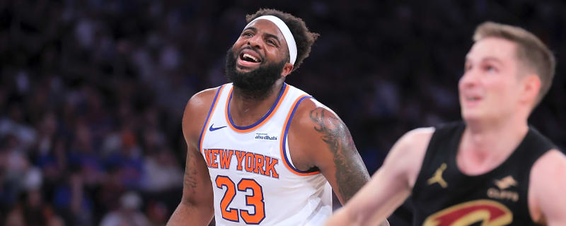 Knicks center Mitchell Robinson suffers broken pinky ahead of NBA Finals