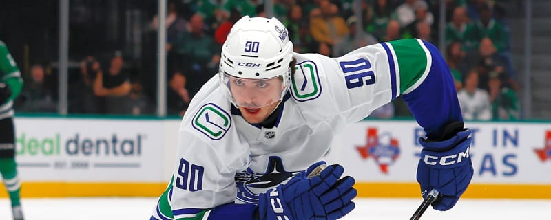 Canucks reassign Victor Mancini to make room for David Kampf