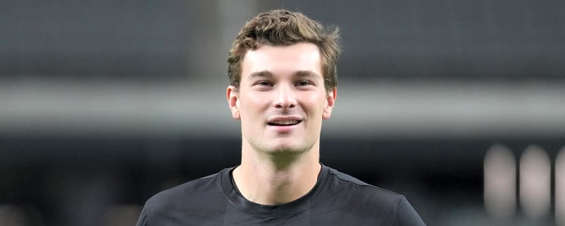 Report details how Raiders' Mendoza has handled serving as Cousins' backup