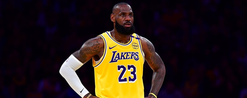 Jordan Spieth offers new golfer LeBron James a much-needed swing tip