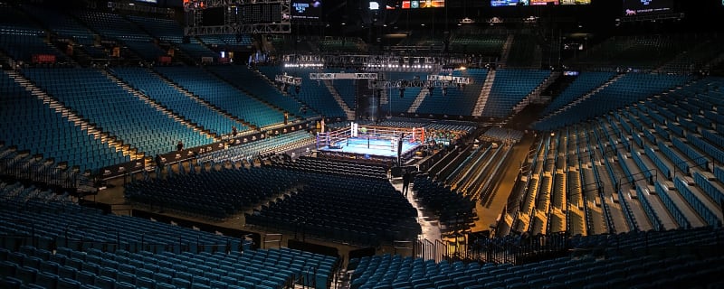 Emiliano Vargas Shines From Southpaw Stance, Stops Bryce Mills in Fourth Round