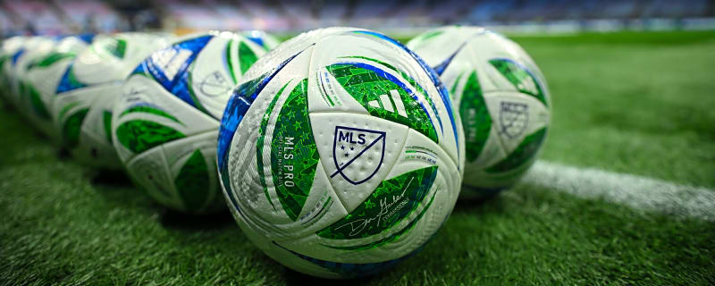 Oxford United want former Manchester United star as next manager