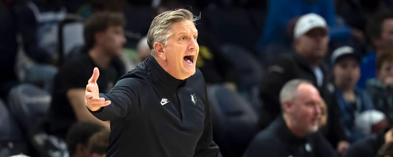 Chris Finch Explodes At Official During The Timberwolves-Grizzlies Game