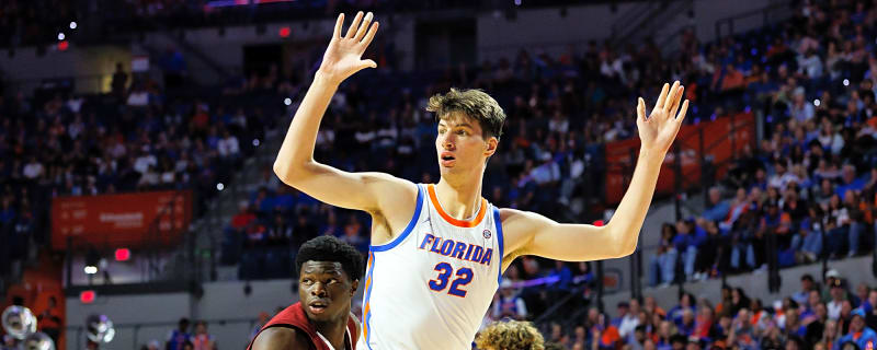 Internet Reacts To 7’9″ Florida Basketball Star Entering Transfer Portal