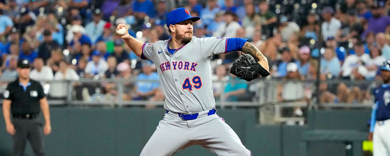Mets re-sign right-hander a week after bumping him off roster
