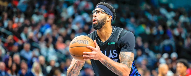 Anthony Davis linked to three teams in trade talks