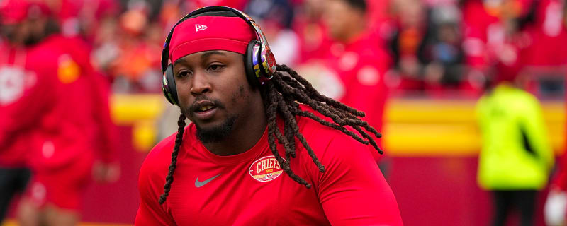 Chiefs RB Kareem Hunt’s Redemption: From Late-Game Fumble to AFC Player of the Week