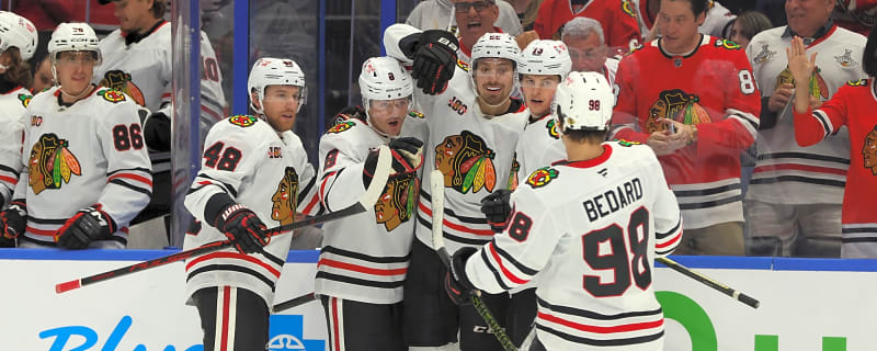 Blackhawks Extend Point Streak, Hand Lightning Another Home Loss