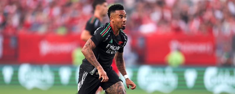 Arsenal star is training at club that wants to sign him