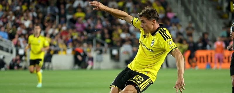 Crew inch into playoff position by knocking off Toronto